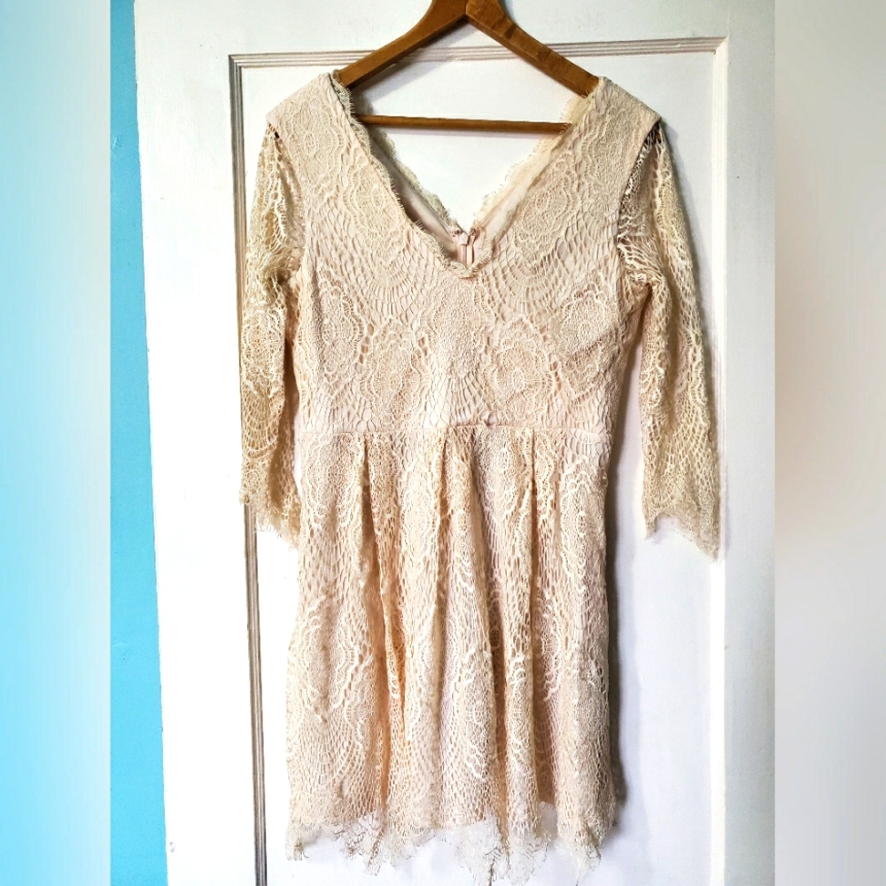 Beautiful Lace Dress 👗💕🎥